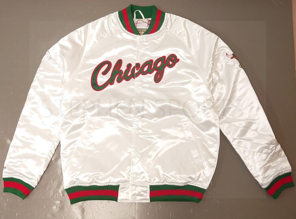 Mitchell & Ness NBA Chicago Bulls Satin Jacket in White, Red & Green
