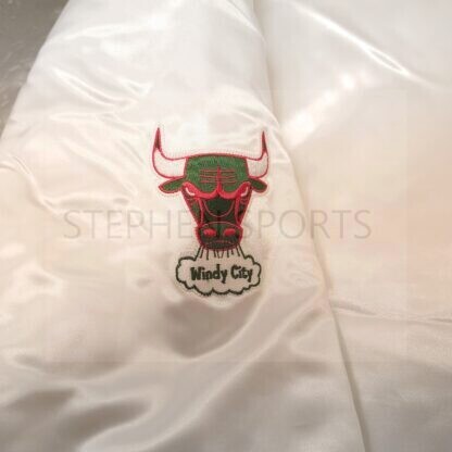 Mitchell & Ness NBA Chicago Bulls Satin Jacket in White, Red & Green